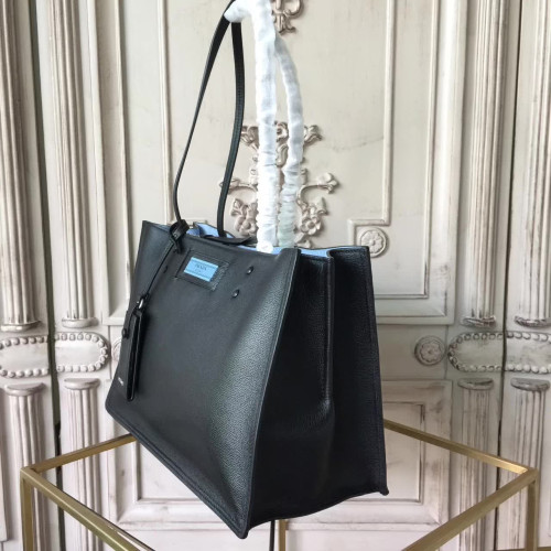 Pra*a-shoulder-bag-4