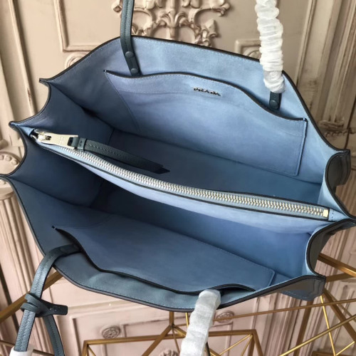 Pra*a-shoulder-bag-5