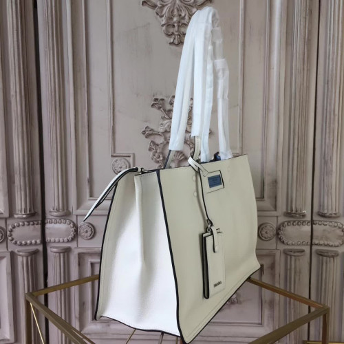 Pra*a-shoulder-bag-7