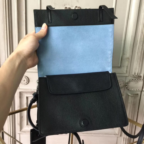 Pra*a-shoulder-bag