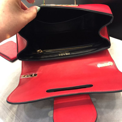 Pra*a-sidonie-large-saffiano-bag-3
