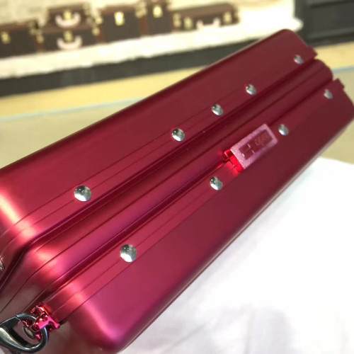 rimowa-makeup-kit-3
