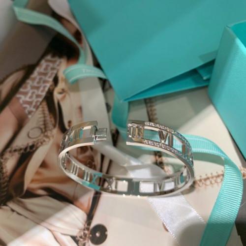 T*f*nyco-bracelet-7-2-4-2-5-2-3-5-2-7-3-3-3-5-2-2