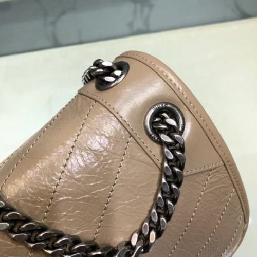 Y*L-monogramme-niki-47